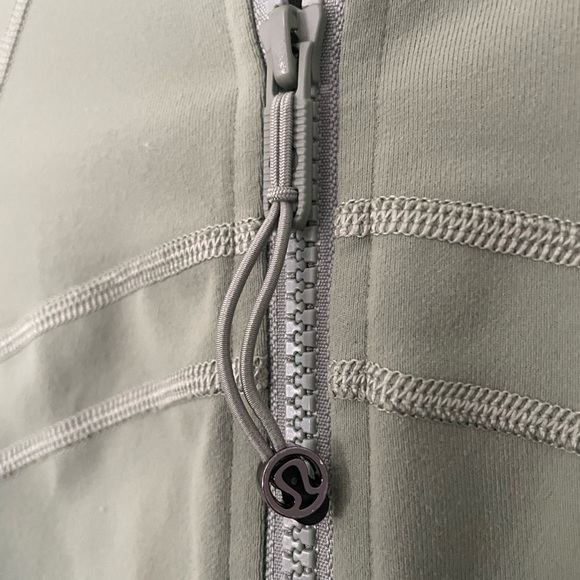 LULULEMON align jacket matcha green size 4, worn once, open to offers - Picture 5 of 6
